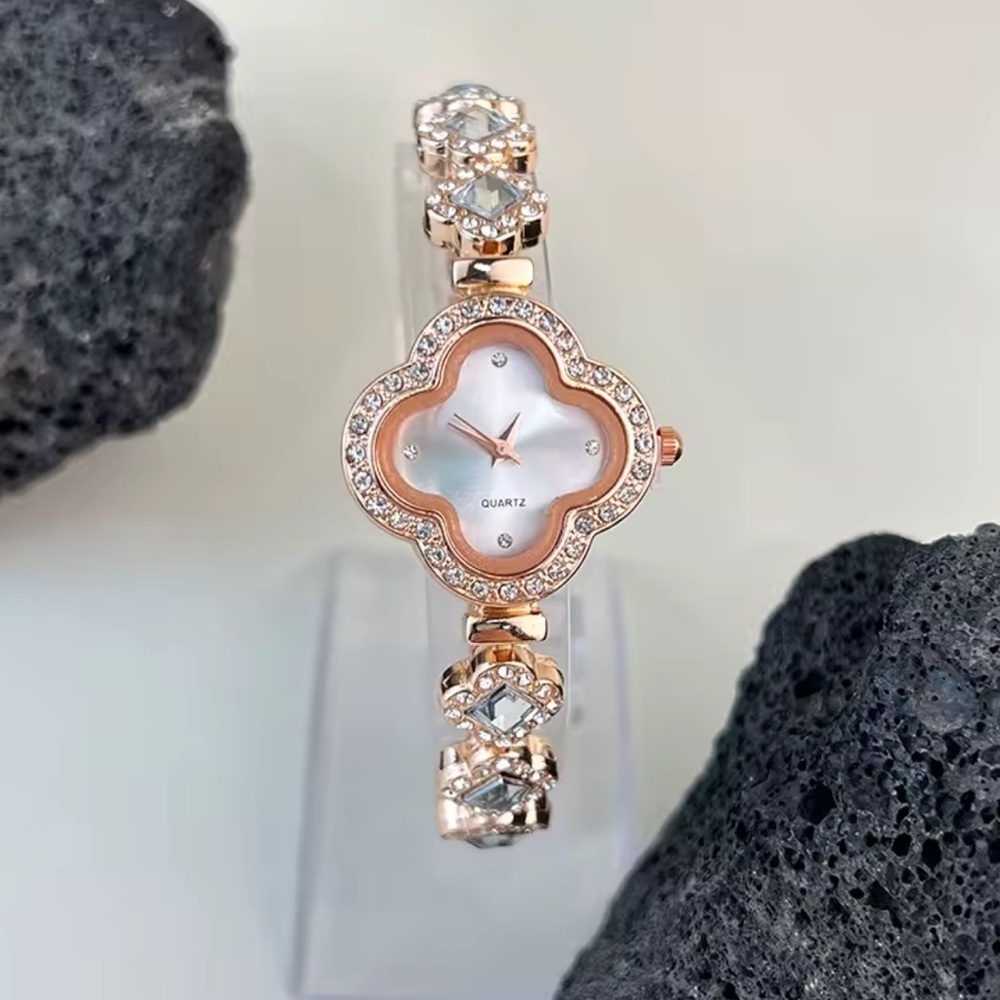 Alhambra White Clover Luxury Crystal Bracelet Watch - Picture 3 of 7